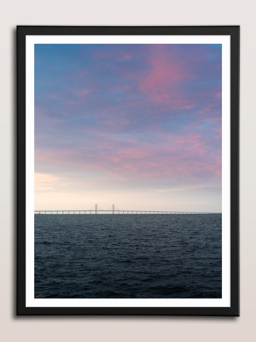 Rosa himmel över Öresundsbron