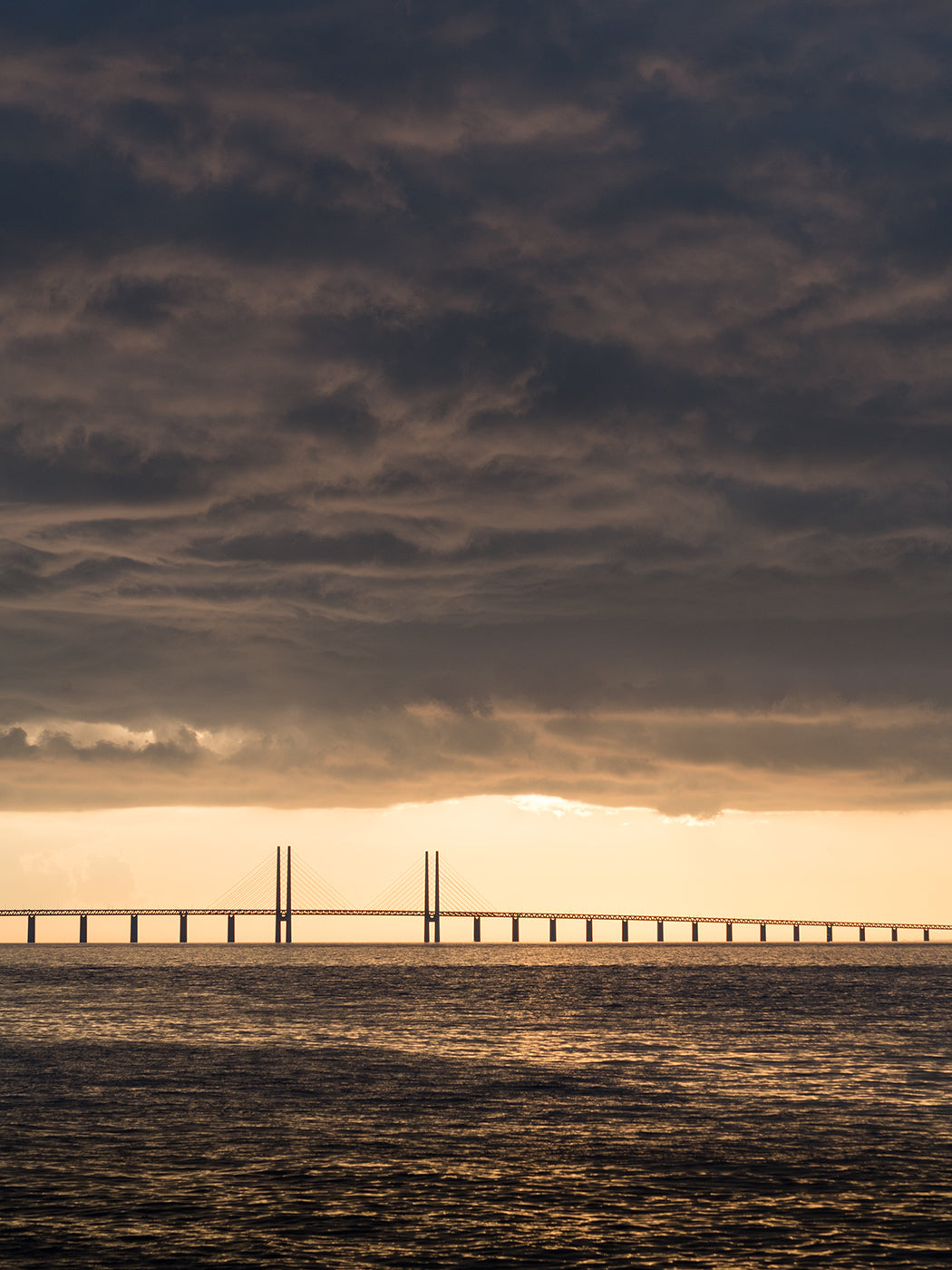 Solnedgång över Öresundsbron II